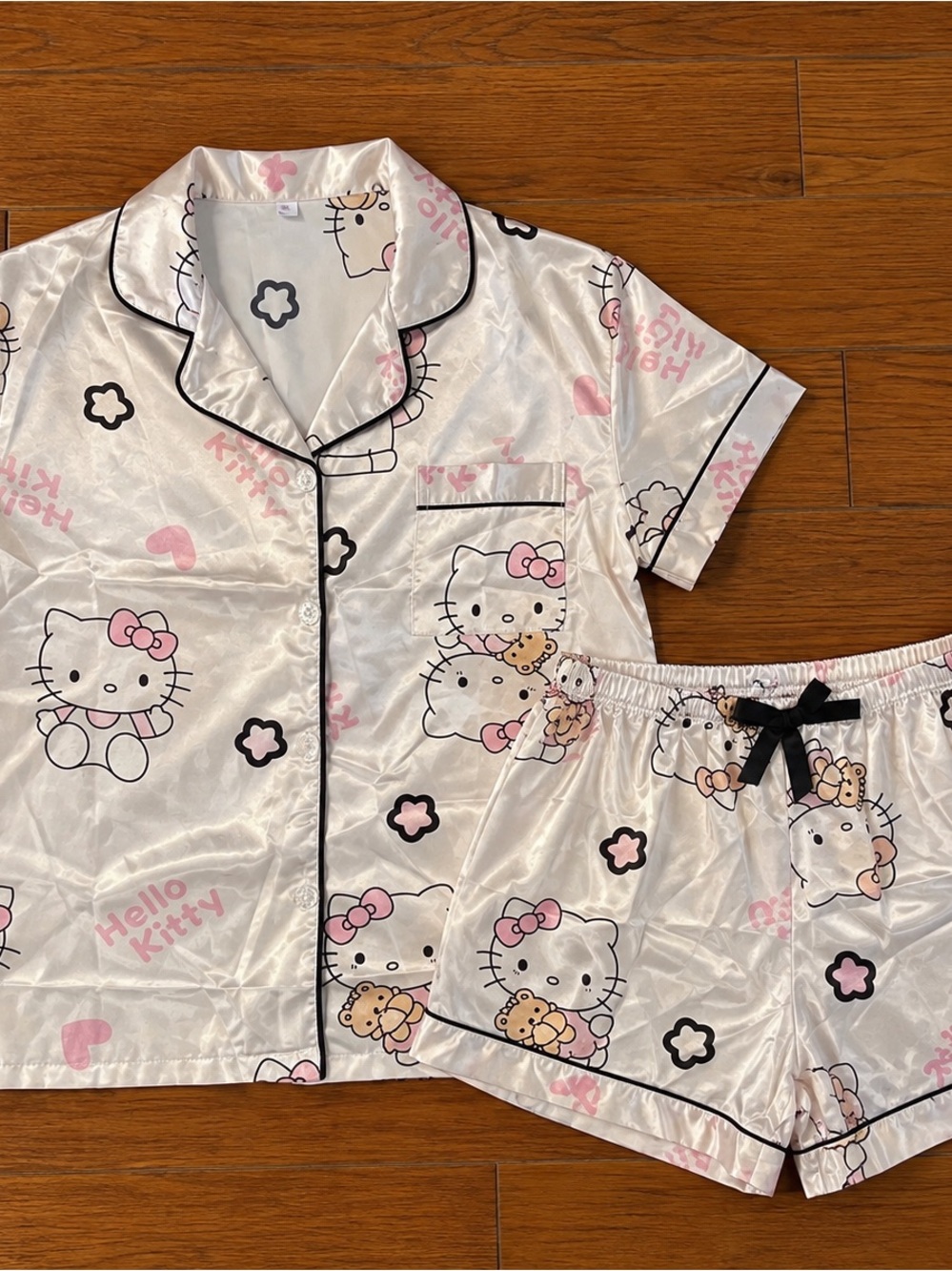 Hello Kitty Pink Trim Satin Kids Pajama Set Size Small